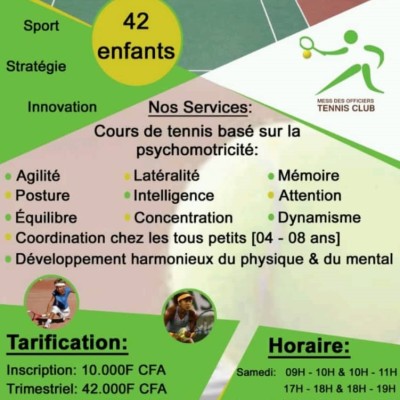 Cours de tennis pour enfants pendant ses vacances