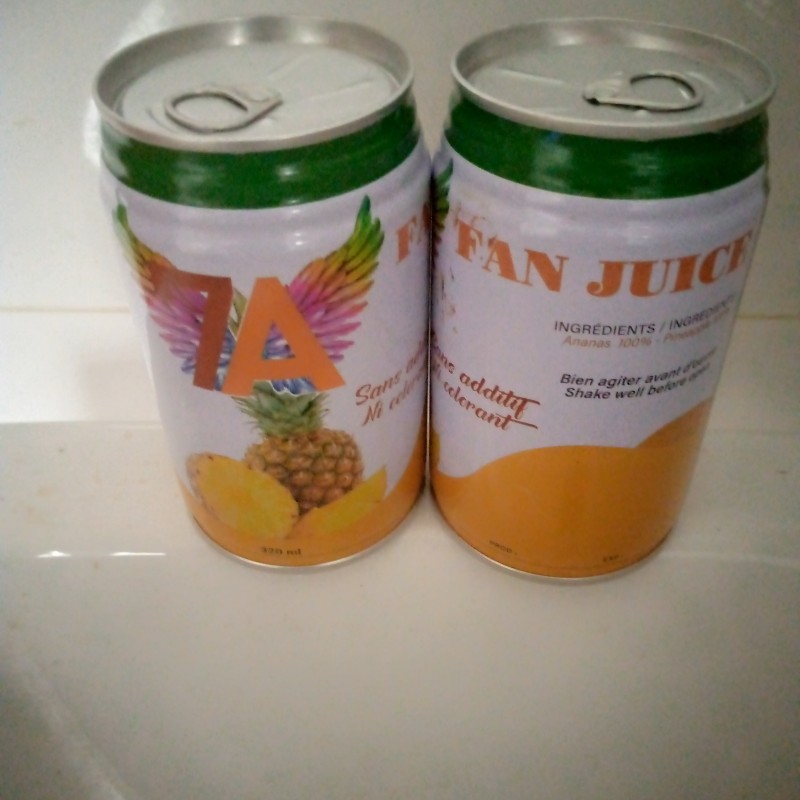 Jus d'ananas en canette